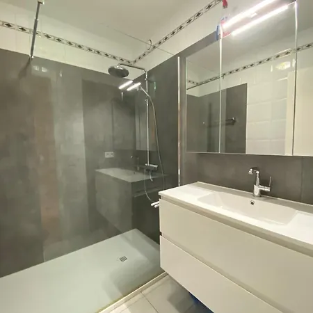 In Near The דירה