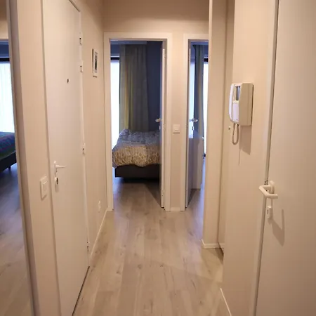 In Near The ניופורט