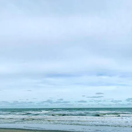 דירה In Near The