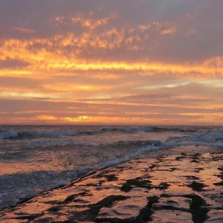 דירה In Near The